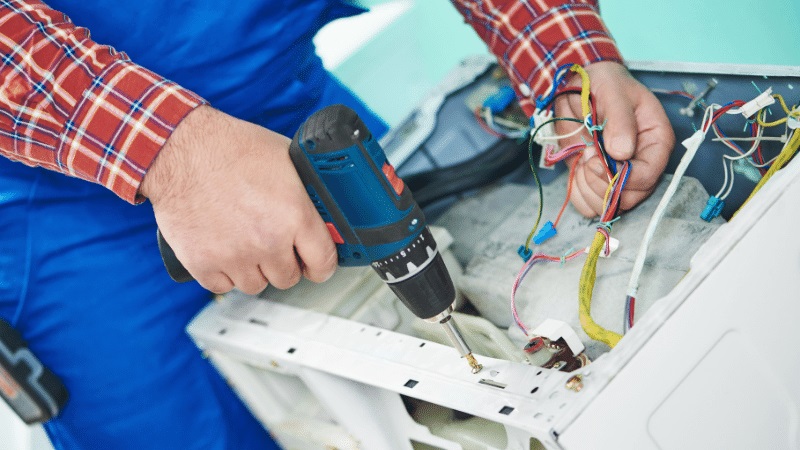 Büyükçekmece Seg Seg çamaşır makinesi kart tamiri – Su almama arızası orijinal parça ile giderildi. - Teknik servis örneği